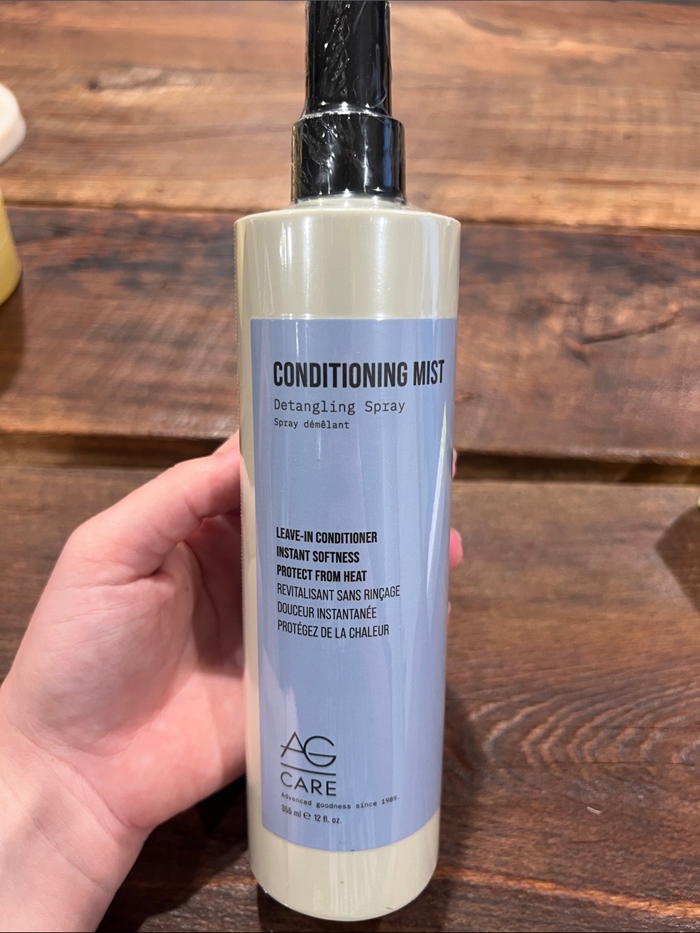 AG Care Conditioning Mist Detangling Spray - Cream & Light Blue